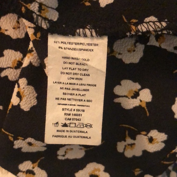 Flowy flower mini wrap dress - Picture 4 of 6